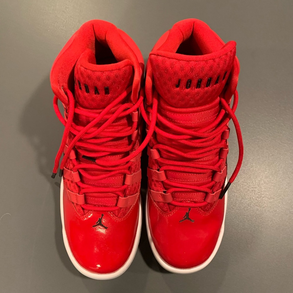 Jordan Max Aura GS 'Gym Red'